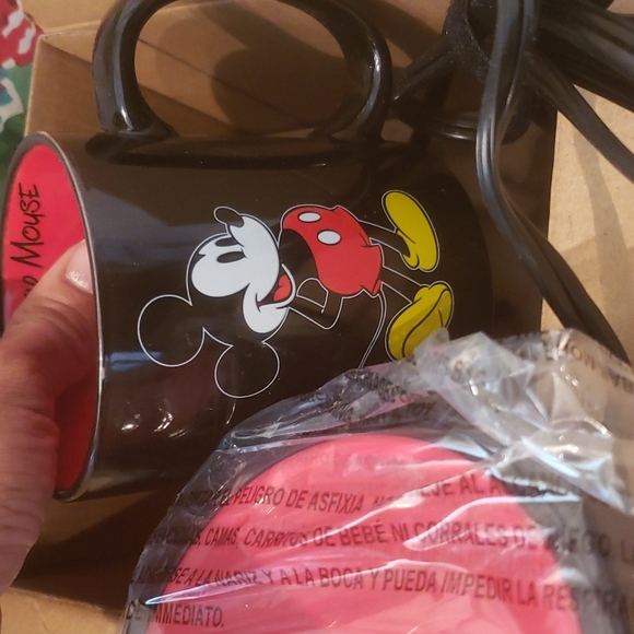 Sold NEW Disney Mickey Mouse Warmer - Picture 3 of 8